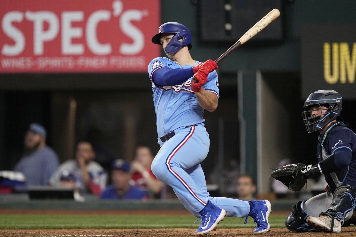 Langford e Heim têm 4 hits cada, enquanto os Rangers derrotam os Rays por 13-2 para uma varredura de 3 jogos