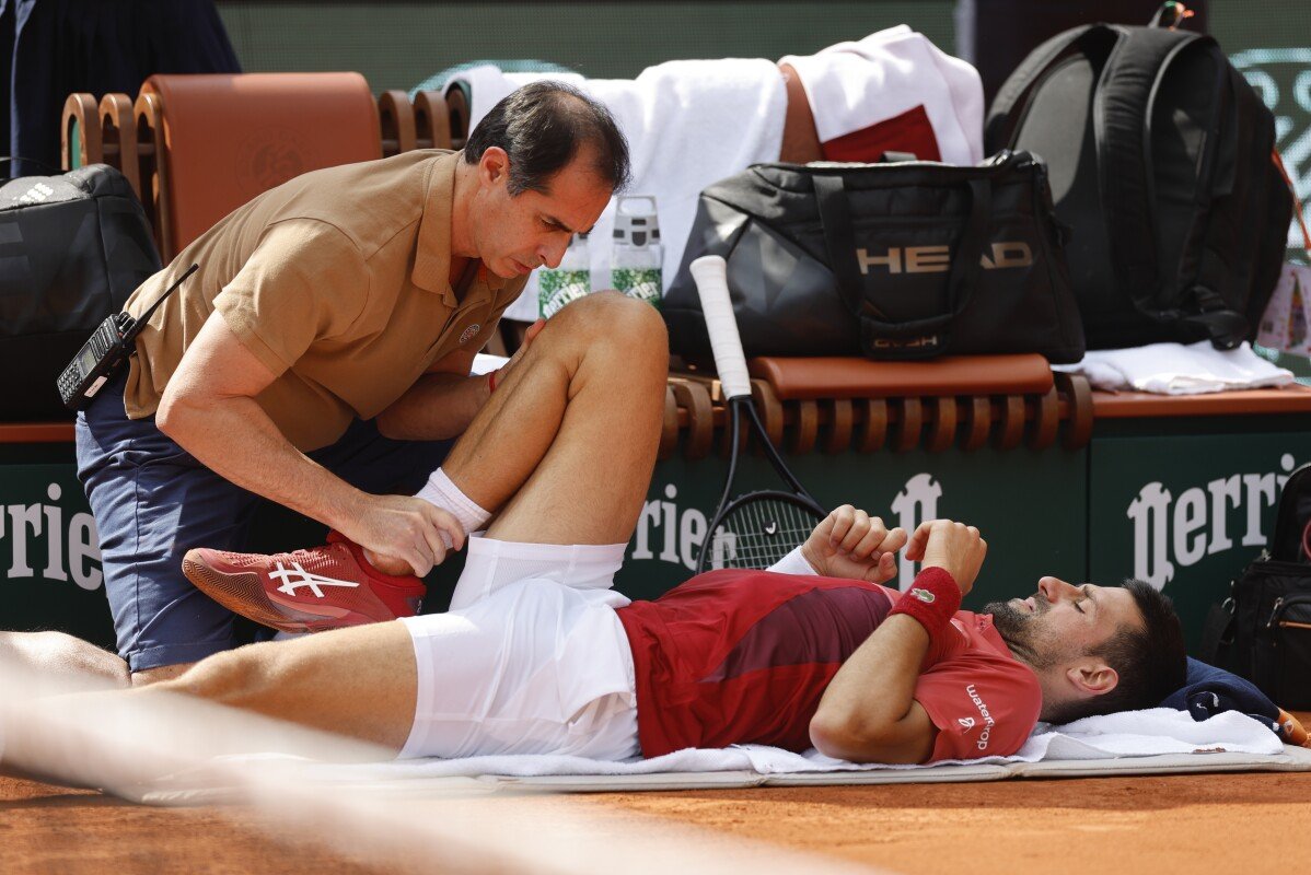 Novak Djokovic diz que sua cirurgia no joelho foi bem-sucedida e ele quer voltar à ação o mais rápido possível