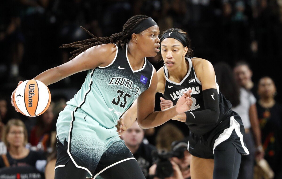 Ionescu, Stewart, Jones lideram a vitória do Liberty sobre os Aces por 79-67, tornando-se o primeiro time a garantir vaga nos playoffs